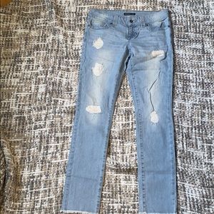 🌸 Patched Straight Leg Guess Jeans 🌸